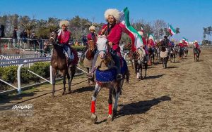 اسبهای ترکمن ۱ 300x188 - رژه اسب‌های ترکمن به مناسبت چهل و چهارمین سالگرد انقلاب اسلامی ایران+فیلم