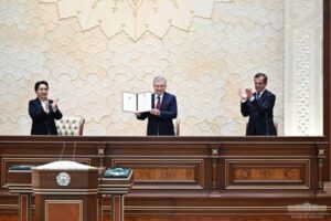 ازبکستان 2 8 300x200 - «شوکت میرضیایف» رئیس جمهور ازبکستان سوگند یاد کرد + تصاویر