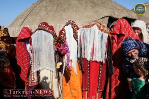 8 زوج ترکمن پیخی حاجی سعادت نژاد 37 300x200 - آغاز زندگی 8 زوج ترکمن با برگزاری آداب و رسوم سنتی+گزارش تصویری