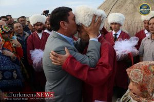 ازدواج 8 زوج ترکمن پیخی حاجی سعادت نژاد 59 300x200 - آغاز زندگی 8 زوج ترکمن با برگزاری آداب و رسوم سنتی+گزارش تصویری