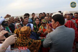 8 زوج ترکمن پیخی حاجی سعادت نژاد 60 300x200 - آغاز زندگی 8 زوج ترکمن با برگزاری آداب و رسوم سنتی+گزارش تصویری