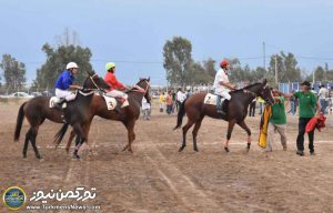 بندرترکمن 1 300x192 - گزارش تصویری هفته سوم مسابقات اسبدوانی تابستانی شهرستان ترکمن
