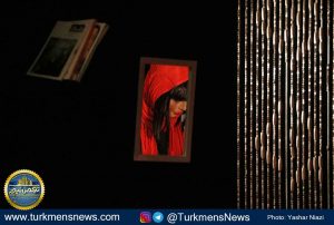 زخم ترکمن نیوز 14 300x202 - اولین اجرای نمایشنامه "بالستیک زخم" روی صحنه تئاتر گنبدکاووس+عکس