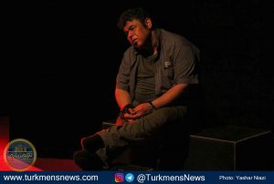 زخم ترکمن نیوز 25 300x202 - اولین اجرای نمایشنامه "بالستیک زخم" روی صحنه تئاتر گنبدکاووس+عکس