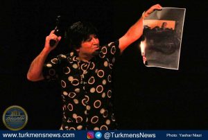زخم ترکمن نیوز 26 300x202 - اولین اجرای نمایشنامه "بالستیک زخم" روی صحنه تئاتر گنبدکاووس+عکس