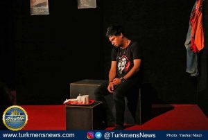 زخم ترکمن نیوز 4 300x202 - اولین اجرای نمایشنامه "بالستیک زخم" روی صحنه تئاتر گنبدکاووس+عکس