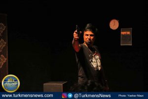 زخم ترکمن نیوز 5 300x202 - اولین اجرای نمایشنامه "بالستیک زخم" روی صحنه تئاتر گنبدکاووس+عکس