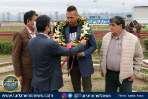 سالمی ترکمن نیوز 3 300x202 - استقبال از نایب‌ قهرمان آسیا با یک حلقه گل/ از رویارویی با تیم رژیم صهیونیست انصراف دادم