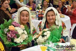 زنان 300x200 - هدیه جالب رئیس جمهور ترکمنستان به همه زنان کشورش