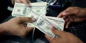 پول ازبکستان 300x150 - پیش‌بینی بانک جهانی از کاهش ۲۱ درصدی حواله‌ پول به ازبکستان