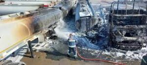 شهرک صنعتی 4 300x134 - آتش گرفتن ۶ دستگاه تریلی در شهرک صنعتی گنبدکاووس