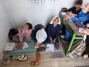 مدرسه قورپیلجه 2 300x225 - دانش آموزان «قورپلجه» چشم انتظار ساخت مدرسه