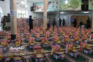 مراسم ترکمن نیوز 6 300x202 - توزیع 10 هزار بسته‌ی معیشتی به مناسبت ماه رمضان توسط حاج محمد شهرکی+تصاویر
