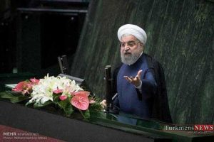 1 64 300x200 - روحانی در صحن مجلس: والله ما دچار بحران نیستیم