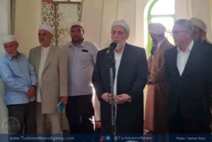 حاج عبدالباسط آخوند نوریزاد - امام جمعه اهل سنت گنبدکاووس - نماز جنازه عبدالکریم آخوند جاور