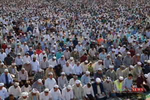 8 32 TN 74 300x200 - نماز عید سعید قربان در عیدگاه اهل سنت گنبد کاووس برگزار شد/گزارش تصویری
