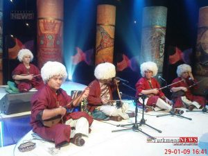 Bagshylar TurkmensNews 9 300x225 - مزد هنرمندان را چگونه تحلیل کنیم؟