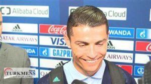 Kristian Ronaldo 1 26Az 300x168 - رونالدو: خنده من بهترین پاسخ به گائوچوست