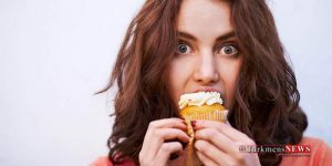 girl eating cake getty 300x150 - ۳ باور غلط اما رایج درباره تأثیر قند بر بدن و راهکارهایی برای کم کردن مصرف قند