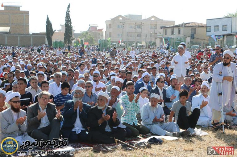 اقامه نماز عیدفطر در تمام مصلی‌های گلستان